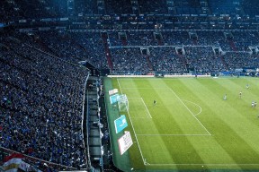 2026美加墨世界杯-当足球撞上篮球，门兴格拉德巴赫的NBA总决赛梦，尼克斯与火箭的荒诞神助攻